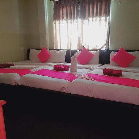 Hotel Lake N Yeti Pokhara Exterior foto